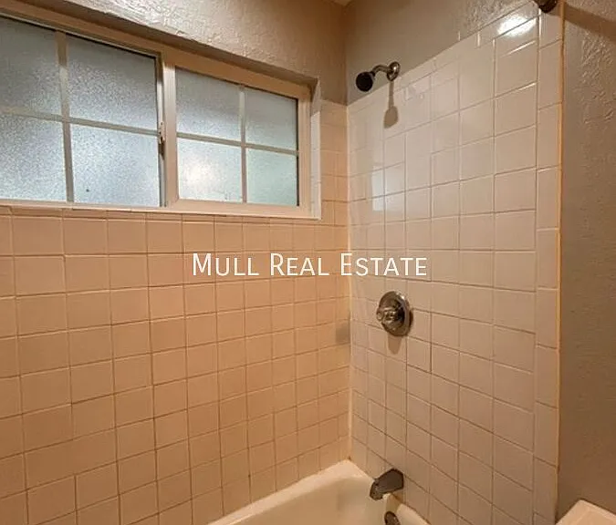 445 NW 86th St — Photo 8
