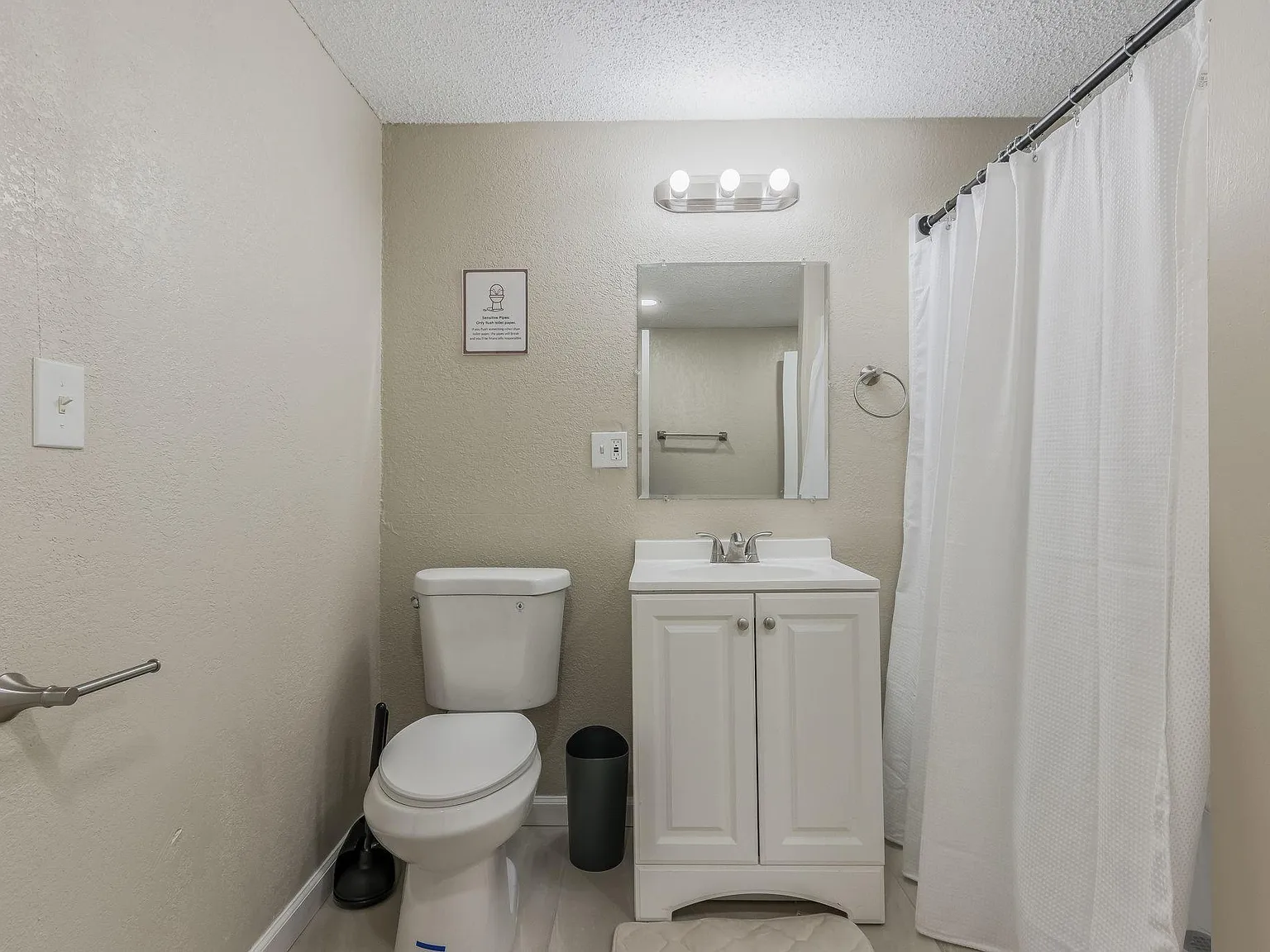 4 bed, 4.0 bath, 2500 sqft, $637 — Photo 3