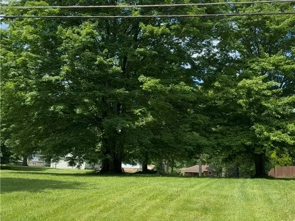 2950 Hi Vue Dr, Akron, OH 44312