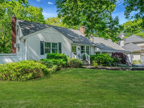 53 Mobrey Lane, Smithtown, NY 11787