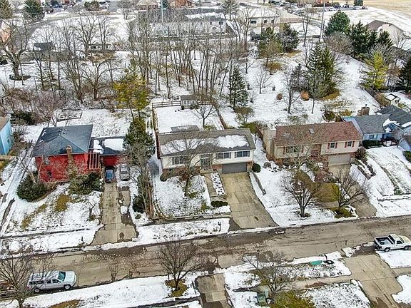 3rd image of 1025 Gage Dr