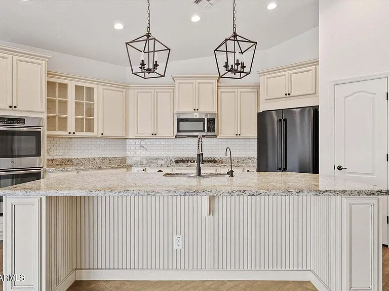 22218 E Cherrywood Dr — Photo 3