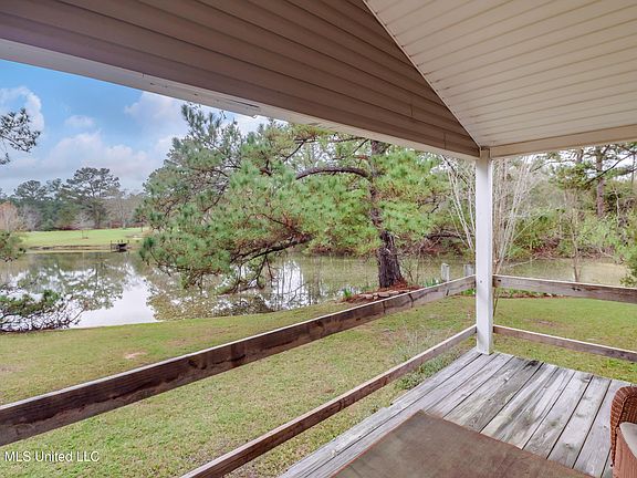 5th image of 25184 Clarke Rd