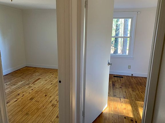  Hallway view to bedrooms