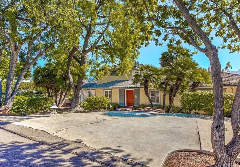 2nd image of 13032 Barrett Ln