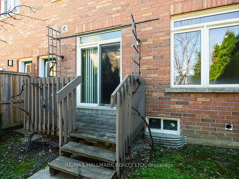 33 Tomabrook Cres — Photo 29