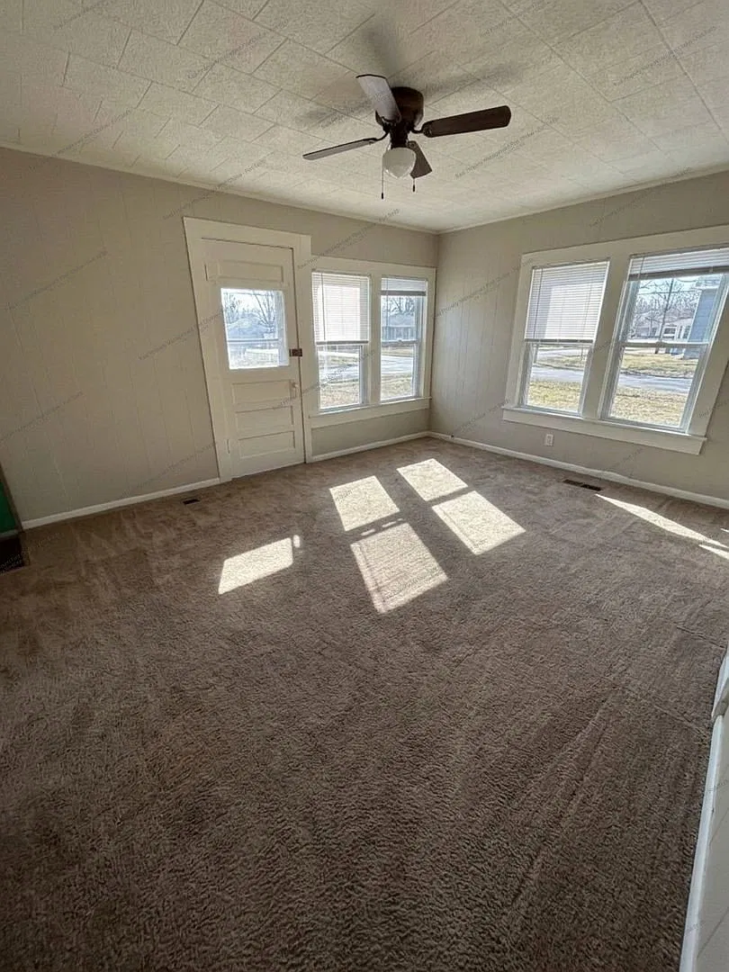 2 bed, 1.0 bath, 828 sqft, $675 — Photo 3