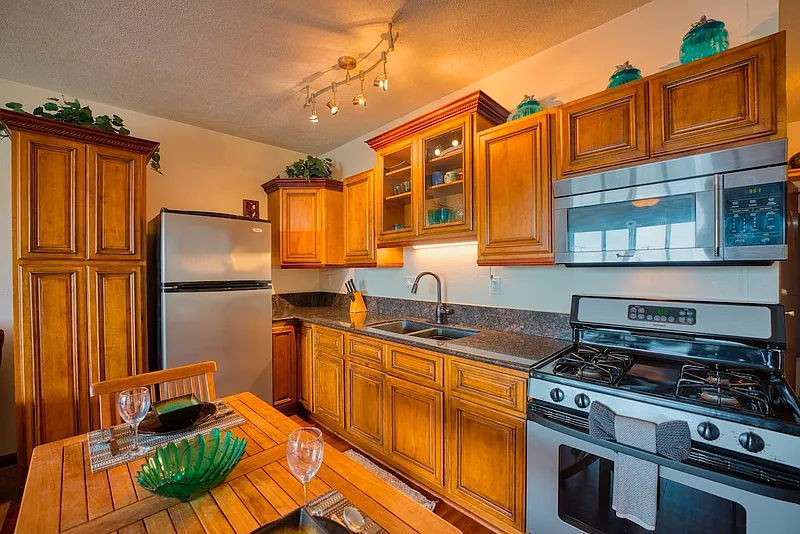 Studio, 1.0 bath, 496 sqft, $1,900 — Photo 2