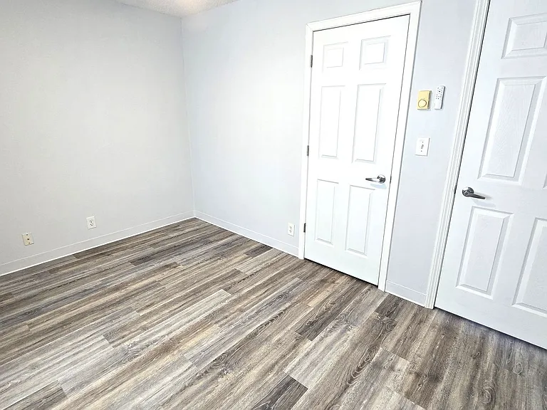 704 Vivian St — Photo 6