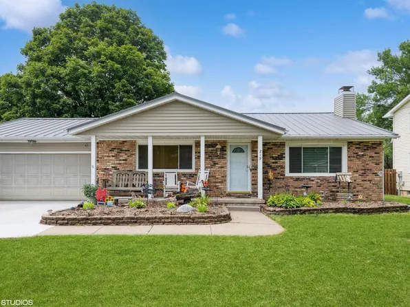 219 Park Lane Cir, Park View, IA 52748