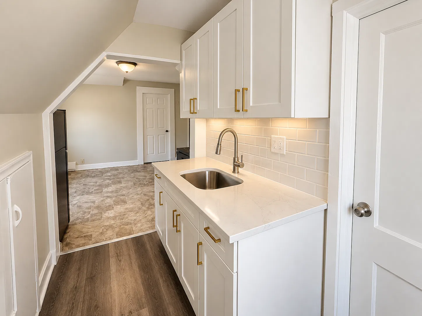 1 bed, 850 sqft, $1,295 — Photo 2