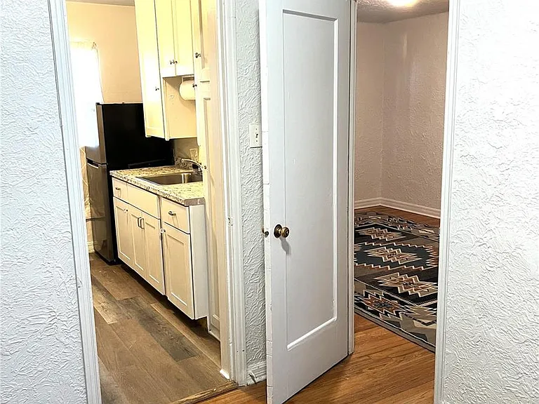 2525 E 14th Ave #2 — Photo 5