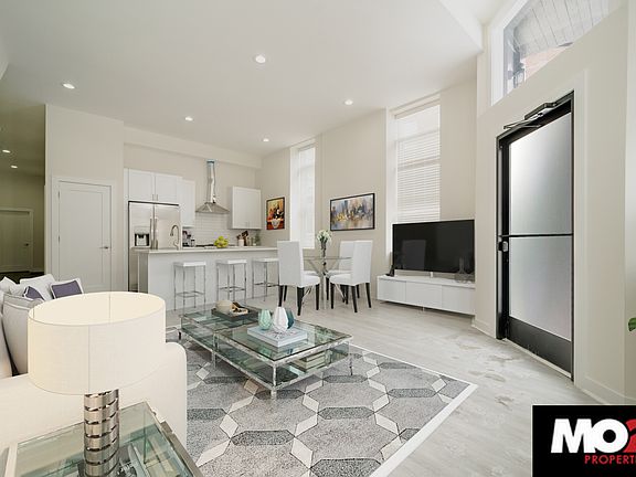 2nd image of 725 N Hoyne Ave #1F