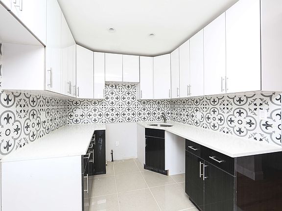 3rd image of 4723 Avenue A