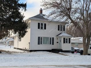 96 7th St SW, Wells, MN 56097