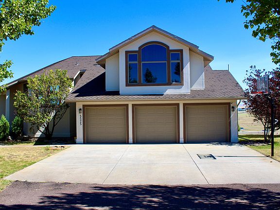 3rd image of 5525 Blue Jay Ln