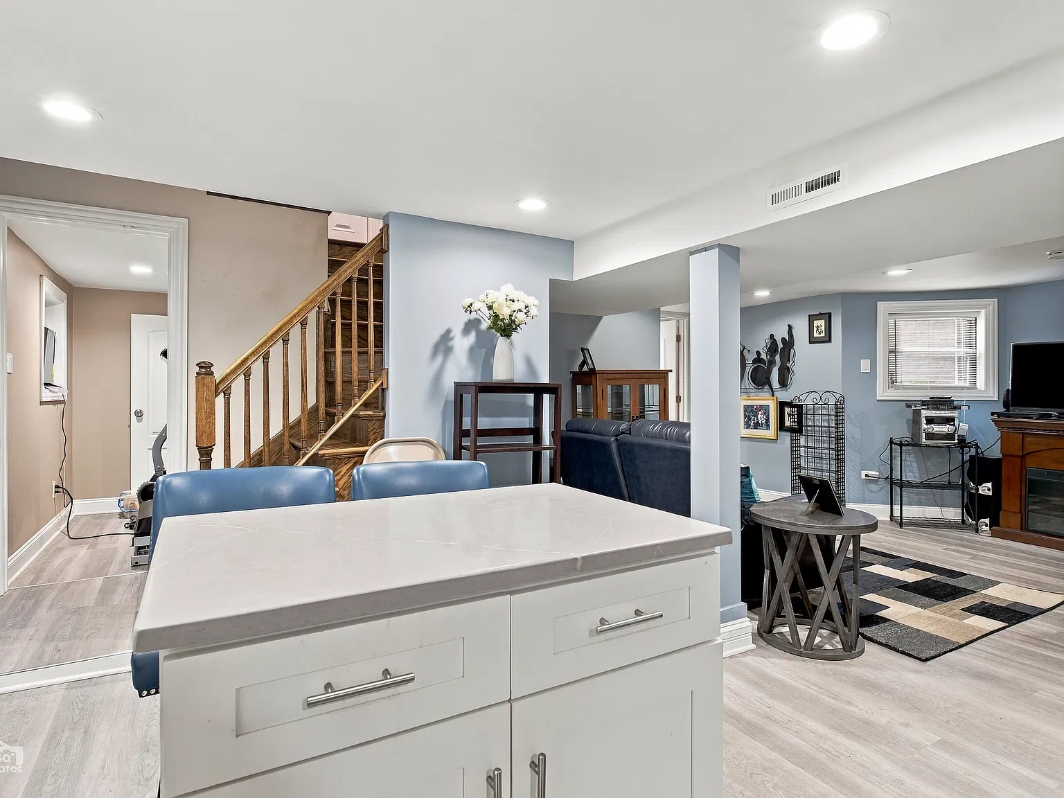 2 bed, $2,400 — Photo 4