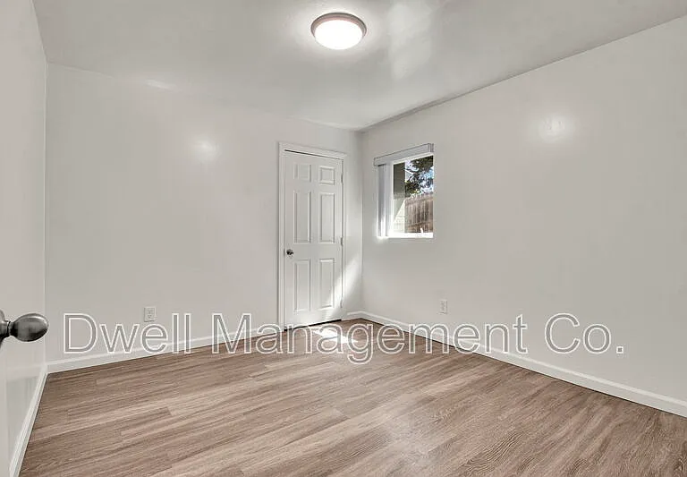 9105 Rosedale Dr — Photo 19
