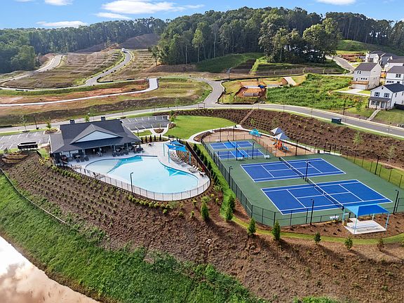 Community amenities at Hemingway.