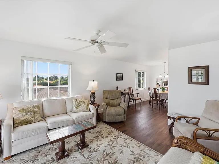 315 Saint Andrews Blvd #D38 — Photo 4