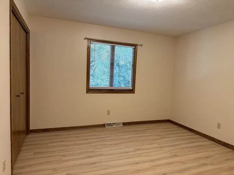 2812 Eastwood Dr — Photo 5