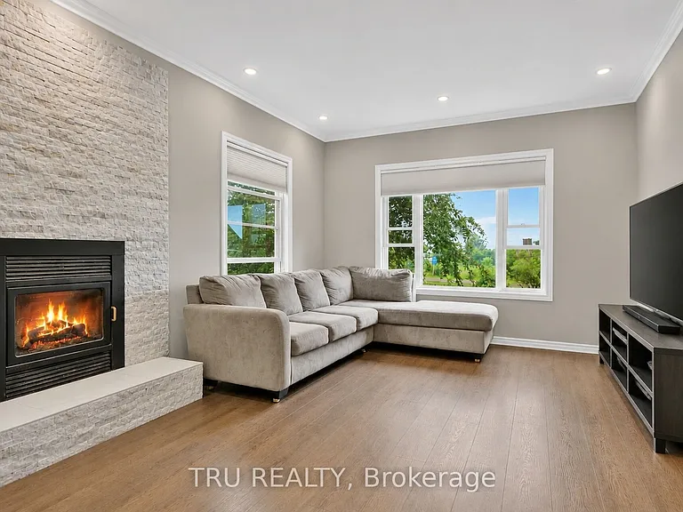 2376 Kinburn Side Rd — Photo 5