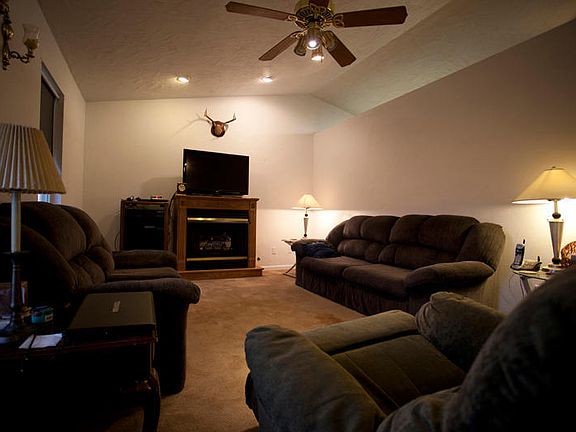 3rd image of 1284 Greenfield St