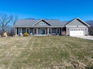 9104 S Deer Trail Rd, Mapleton, IL 61547