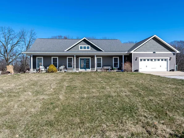 9104 S Deer Trail Rd, Mapleton, IL 61547