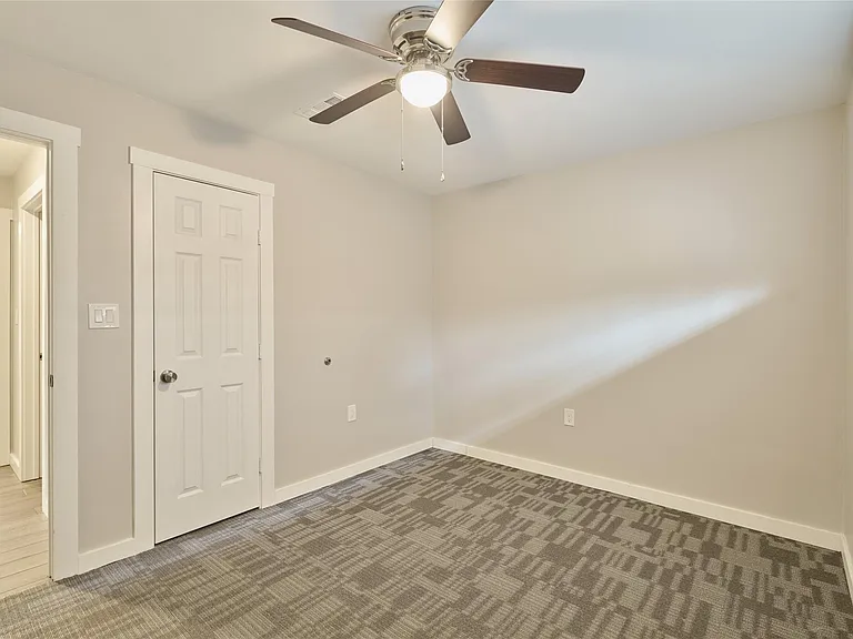 309 S Magnolia St — Photo 21