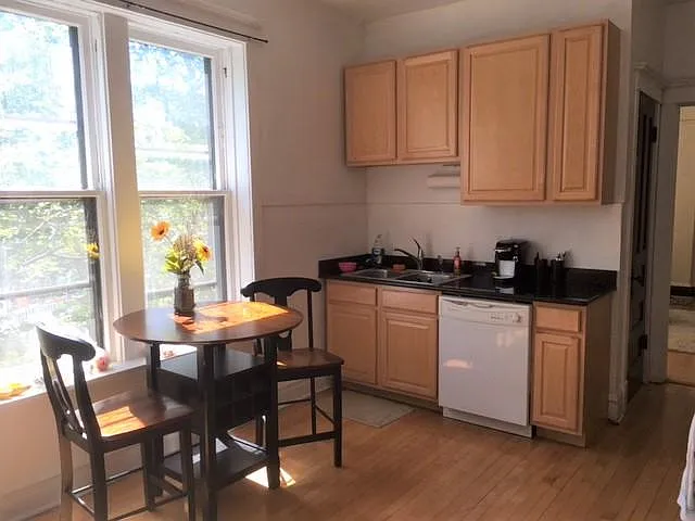 2906 N Greenview Ave #1 — Photo 6