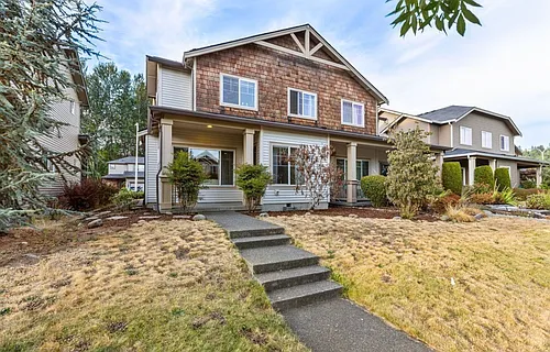 1042 43rd Ct NE Photo 1