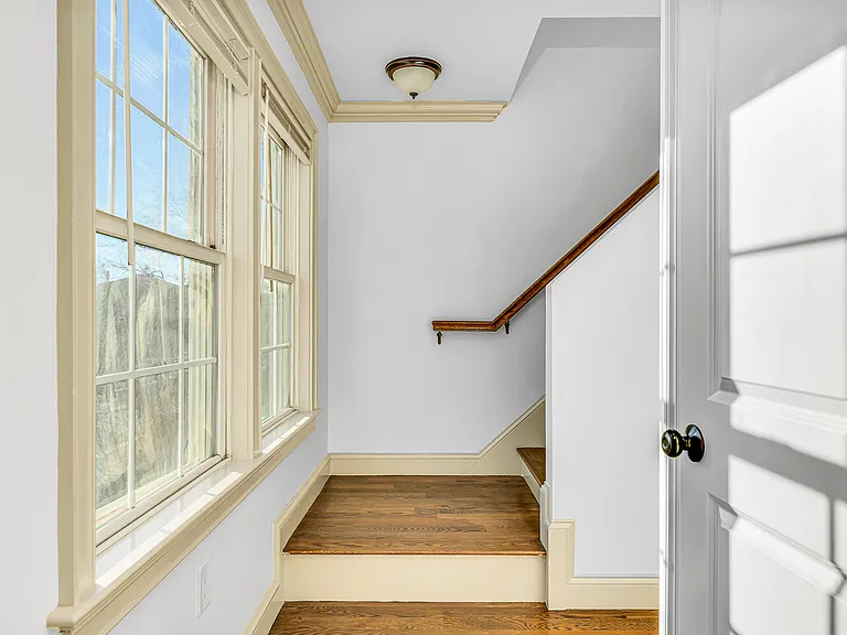 2601 Washington St — Photo 10