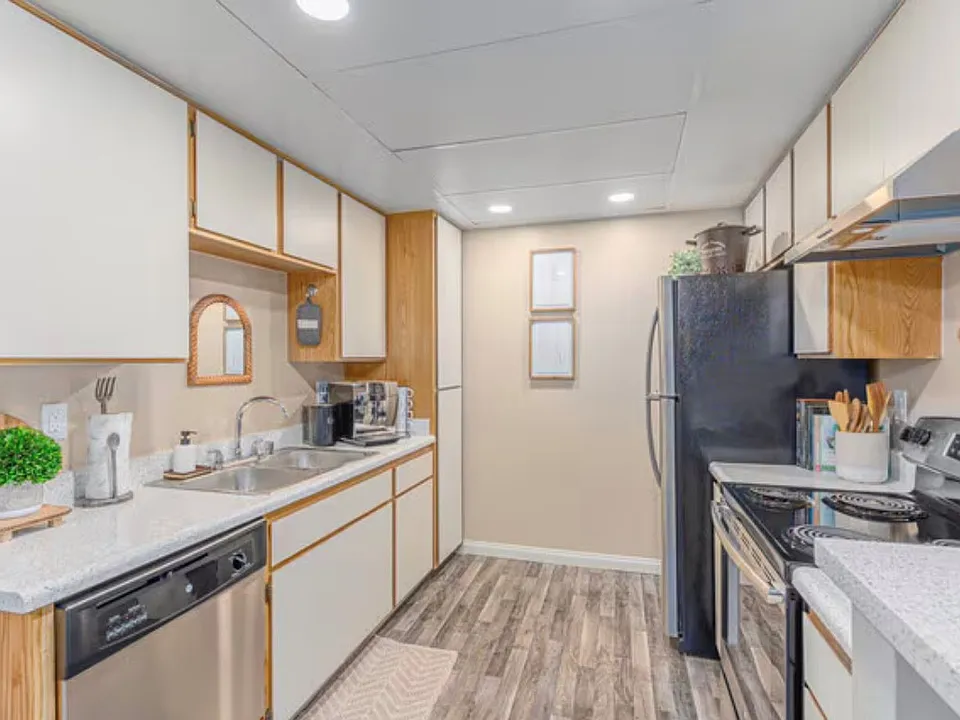 Unrenovated 2x2
-Kitchen