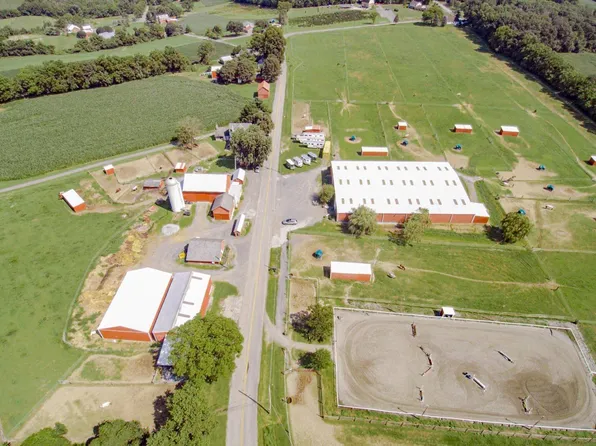 5725 Youngs Hill Rd, Easton, PA 18040