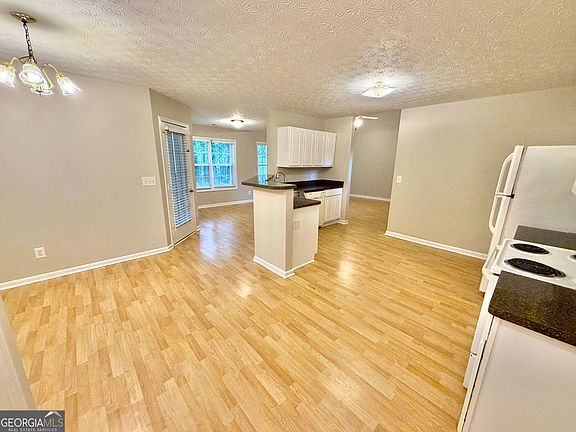 4th image of 574 Hickeria Way