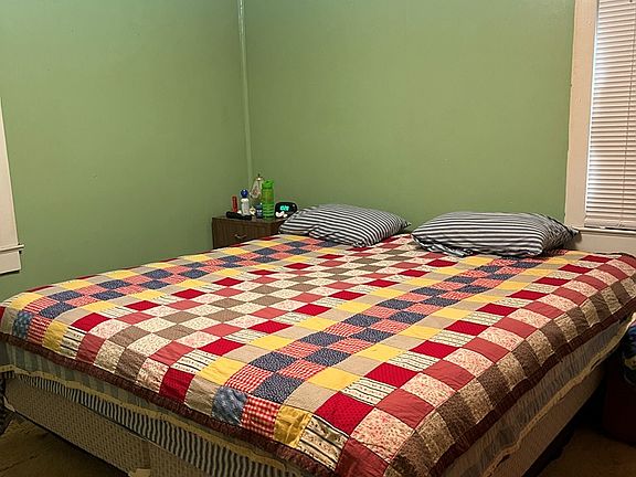 5th image of 408 Johnson Ln