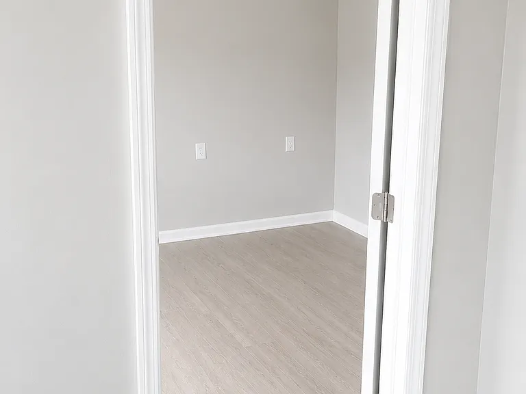 209 E Main St — Photo 12