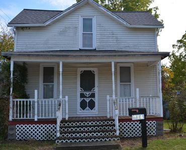 714 Nebobish Ave, Bay City, MI, 48708