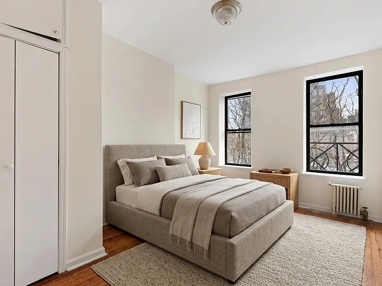 107 E 2nd St #10 — Photo 1