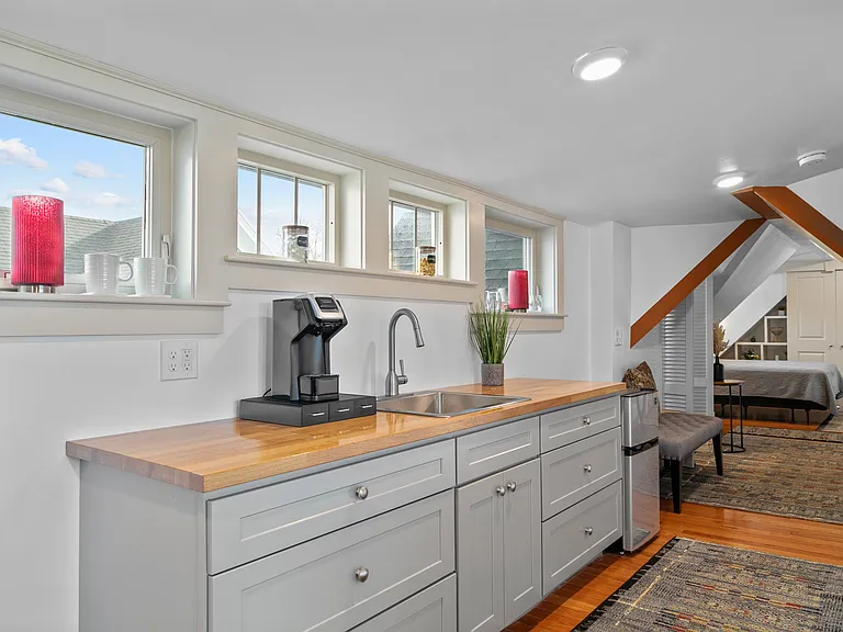 358 Broadway St #4 — Photo 8