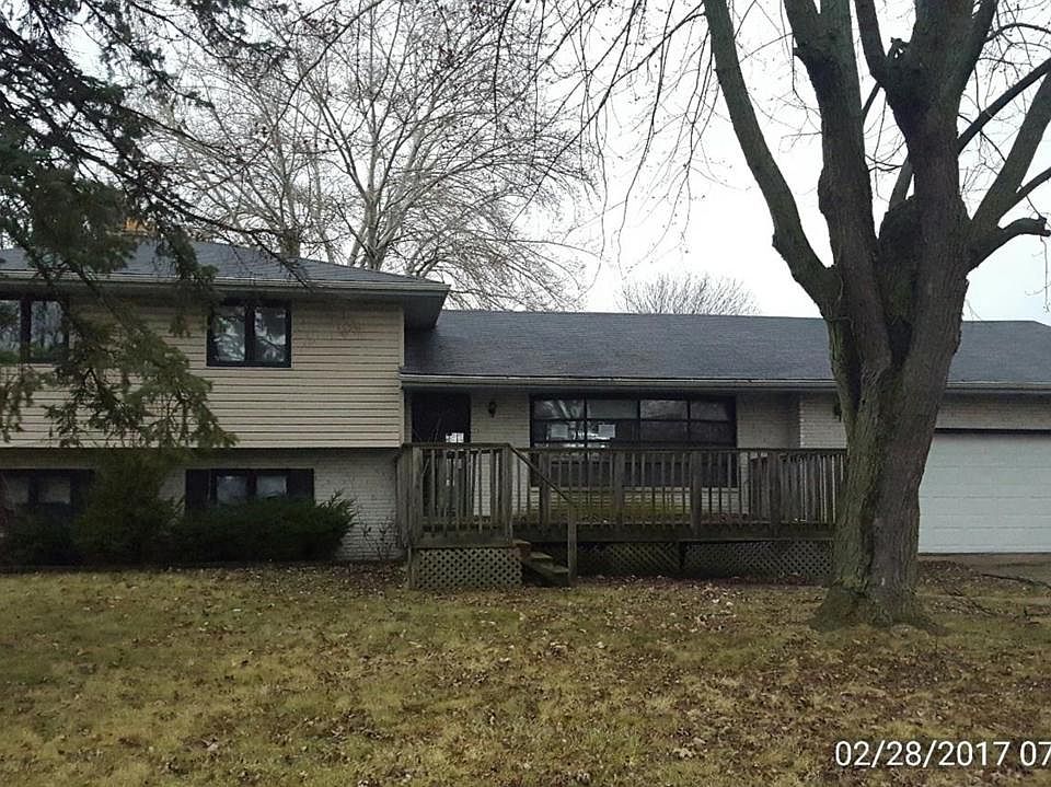 1st image of 840 W 56th Pl