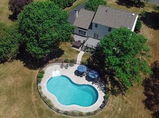 530 Carriage House Ln, Harleysville, PA 19438