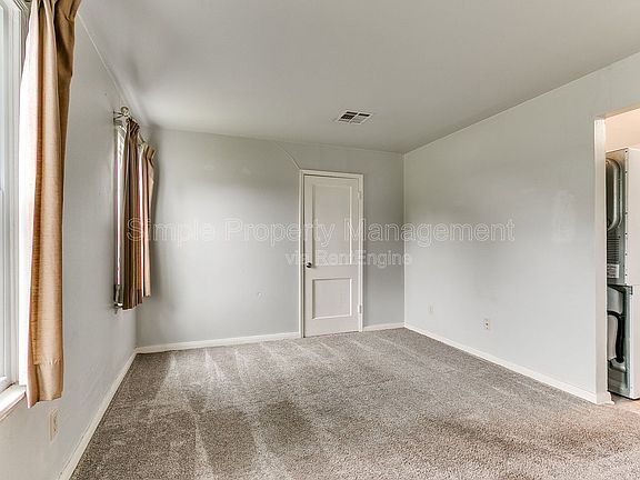3rd image of 810 N Marshall Dr