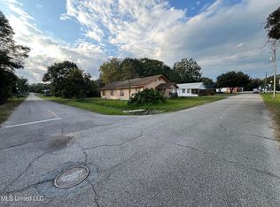 107 Cypress St, Richton, MS 39476
