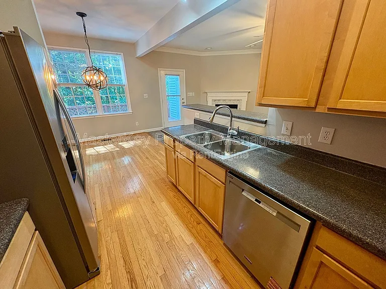4506 Treerose Way — Photo 4