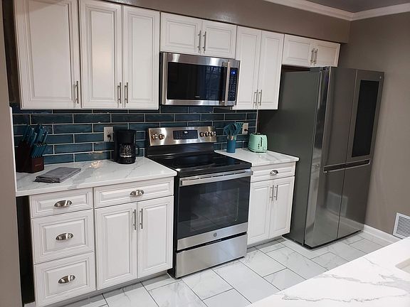 3rd image of 4948 Westwood Ter