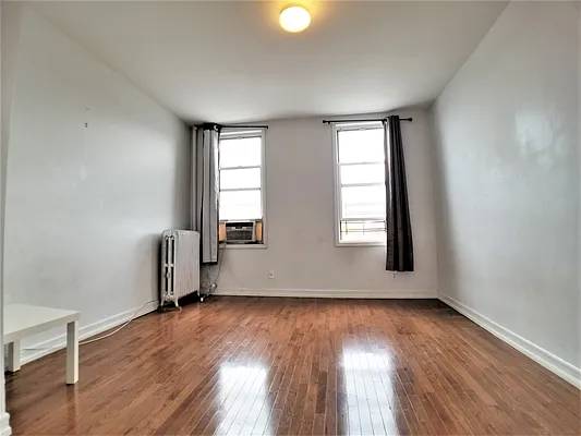 Rented by Rentall Group Inc | media 3