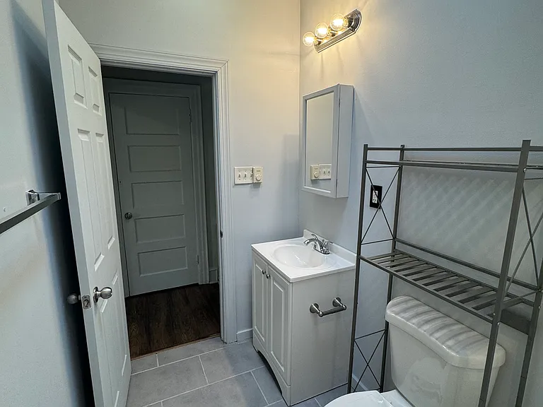 546 S 54th St #2 — Photo 5