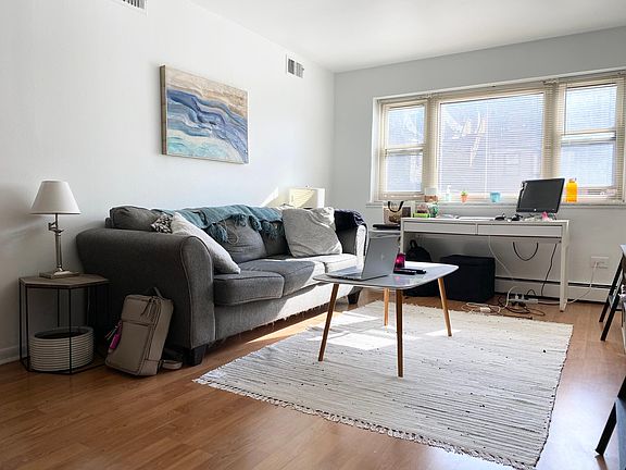 2nd image of 3161 N Cambridge Ave APT 213